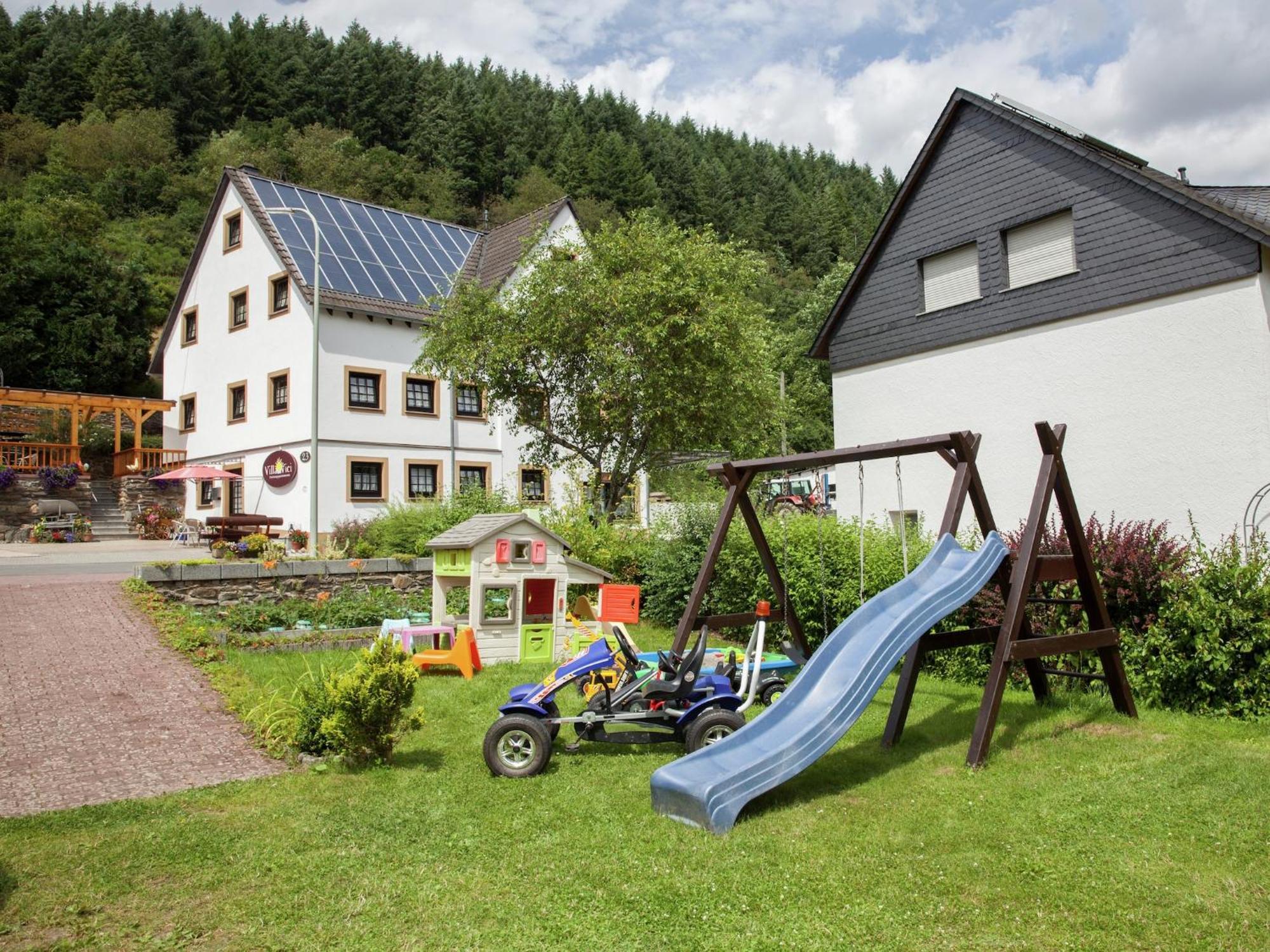 A Modern Apartment In The Hunsr Ck Region S Romantic Drohn Valley Merschbach المظهر الخارجي الصورة