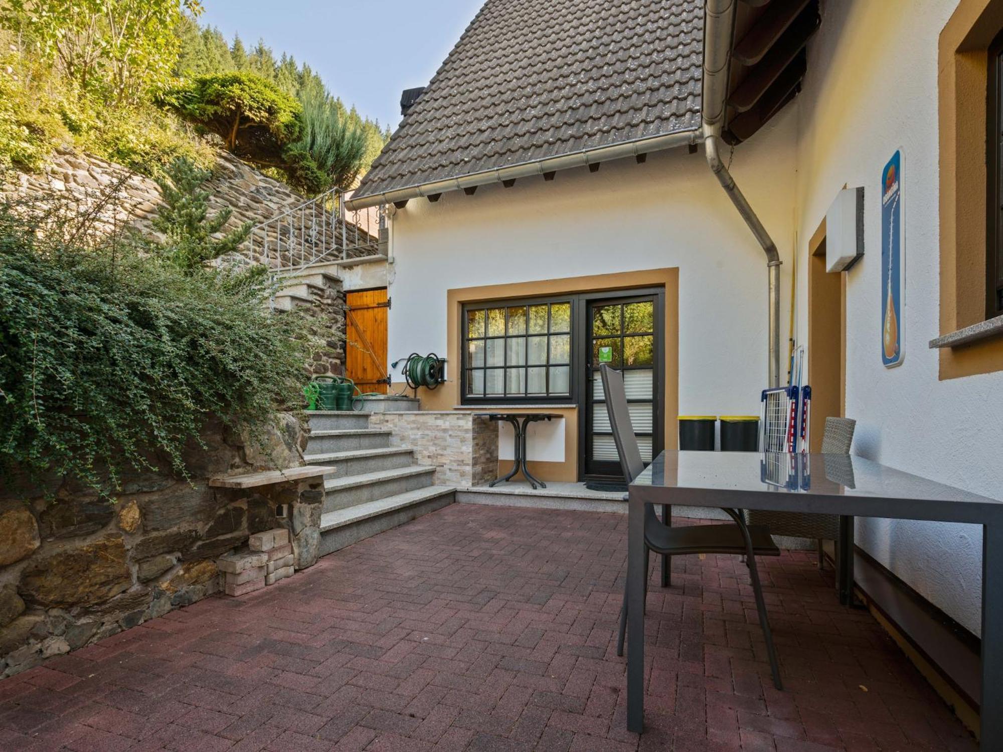 A Modern Apartment In The Hunsr Ck Region S Romantic Drohn Valley Merschbach المظهر الخارجي الصورة