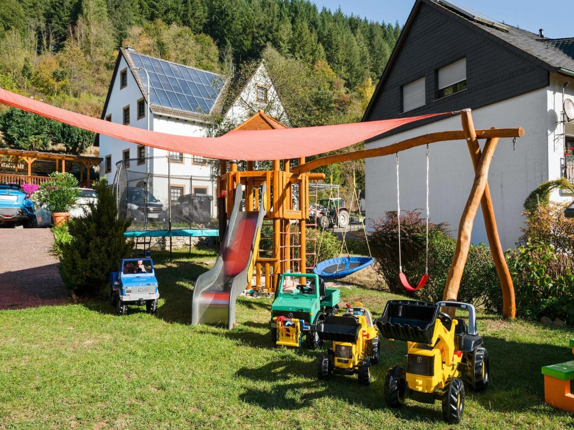 A Modern Apartment In The Hunsr Ck Region S Romantic Drohn Valley Merschbach المظهر الخارجي الصورة